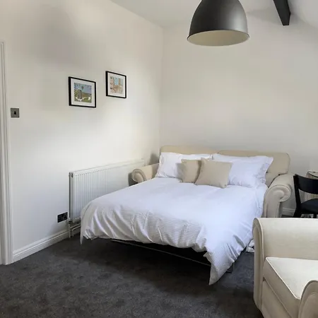 Above The アパート