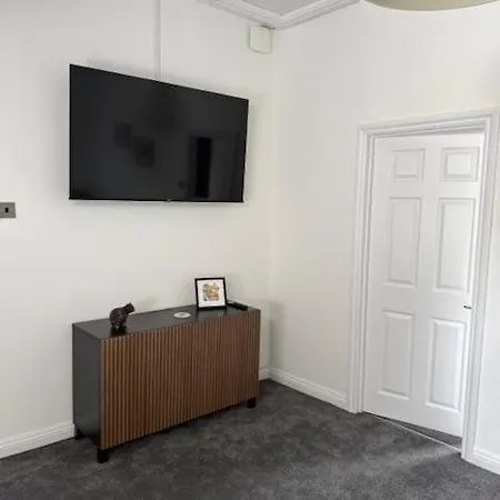 Above The アパート *